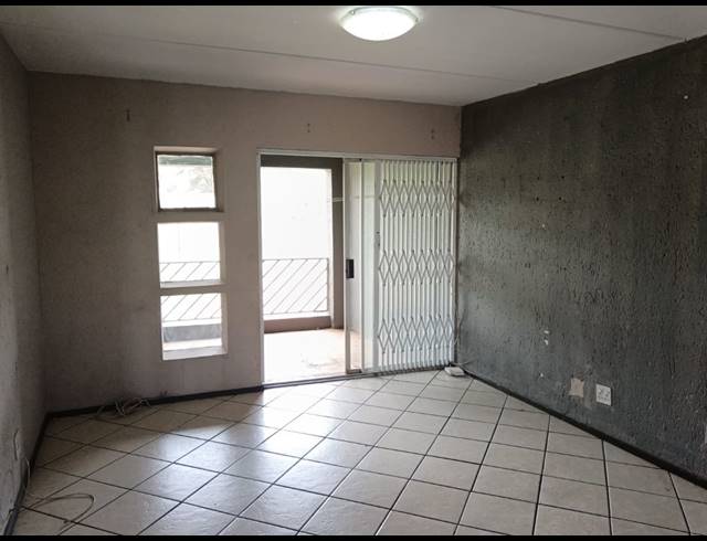 2 BEDROOM TOWNHOUSE FOR SALE IN MULBARTON